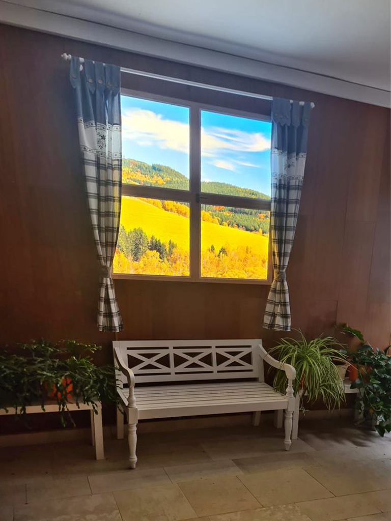 Dekorativní LED svítidlo - falešné okno - sada 4 LED panelů v dřevěném rámu